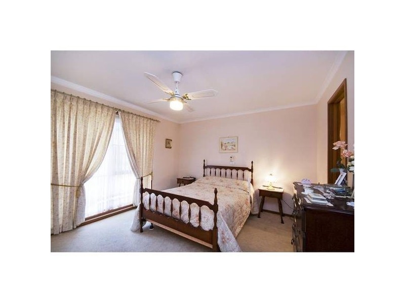 13 Outlook Drive, Werribee VIC 3030
