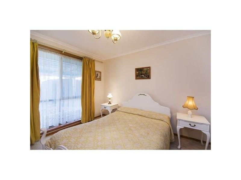 13 Outlook Drive, Werribee VIC 3030