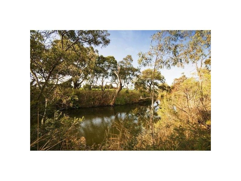 13 Outlook Drive, Werribee VIC 3030