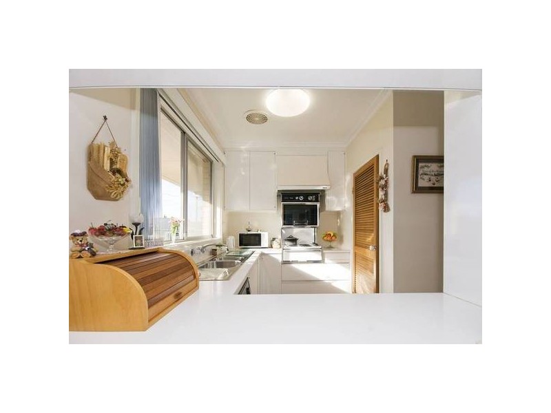2 Burnham Drive, Hoppers Crossing VIC 3029