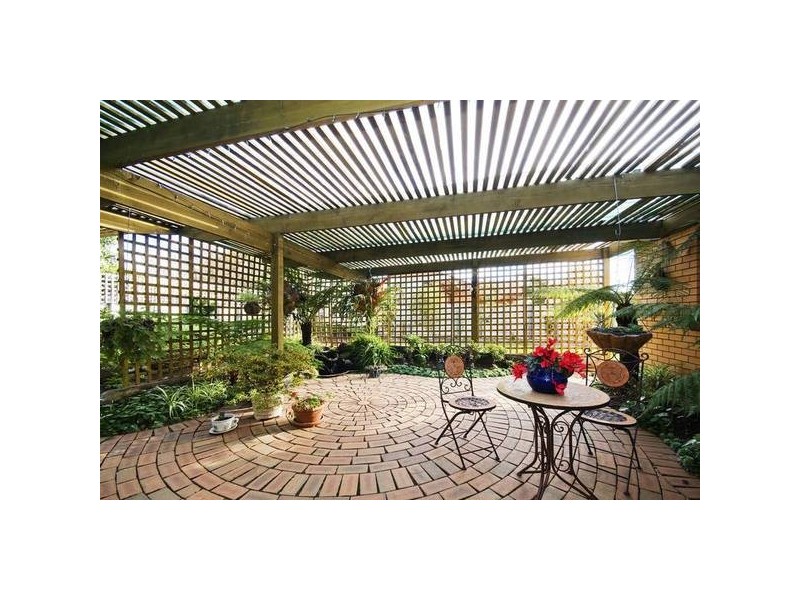 2 Burnham Drive, Hoppers Crossing VIC 3029