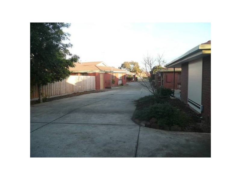 10/9 Market Road, Werribee VIC 3030