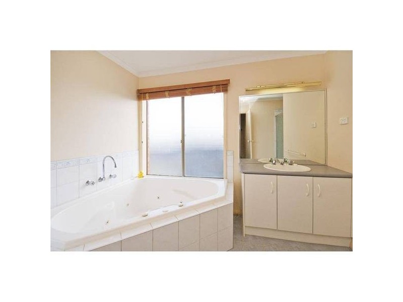 19 Tandarra Drive, Hoppers Crossing VIC 3029