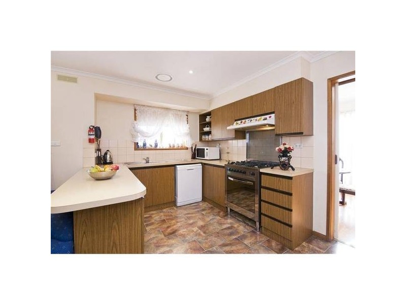 51 Bayview Crescent, Hoppers Crossing VIC 3029