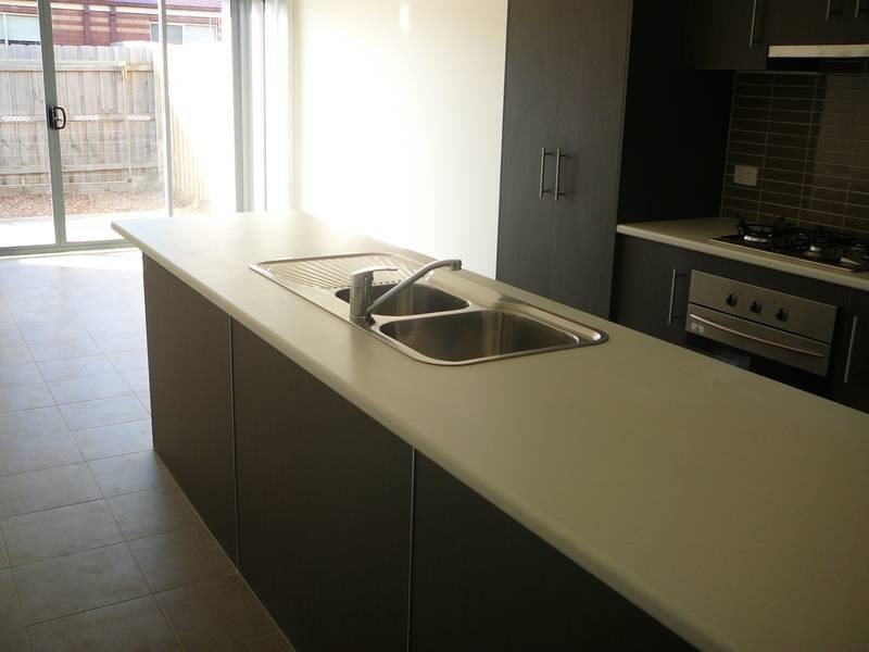1/12 Woorite Place, Wyndham Vale VIC 3024