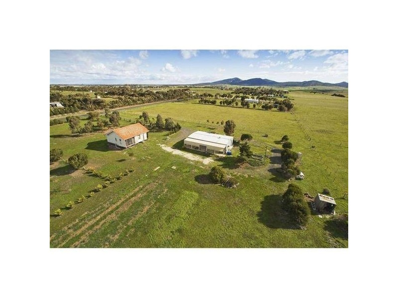 110 William Road, Little River VIC 3211