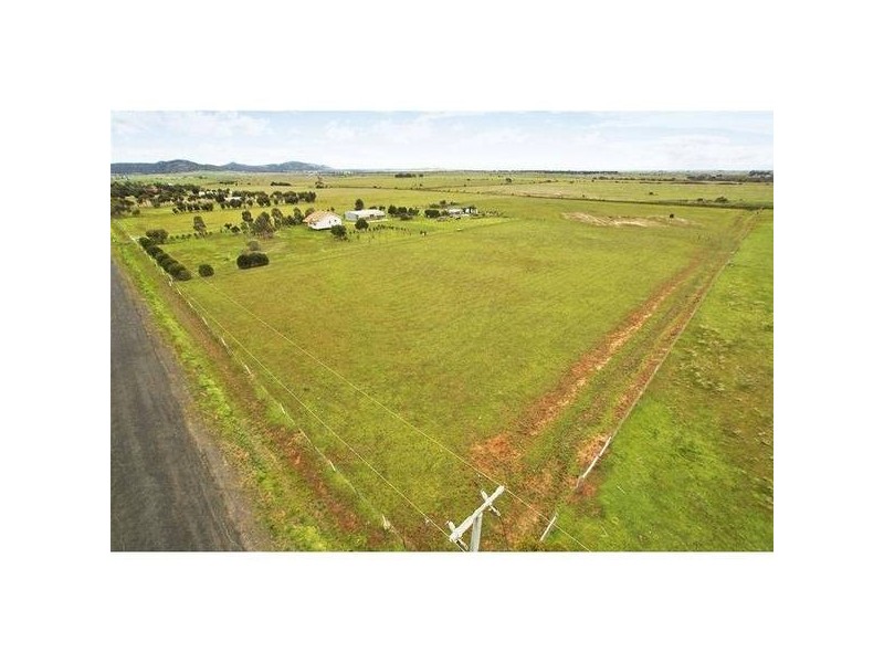 110 William Road, Little River VIC 3211
