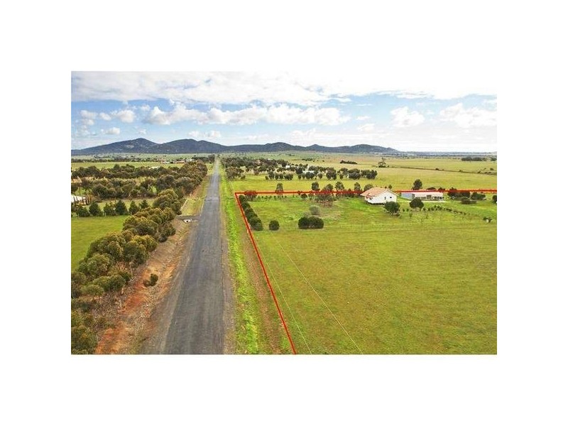 110 William Road, Little River VIC 3211