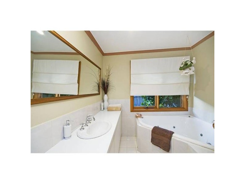 13 Redwood Drive, Hoppers Crossing VIC 3029