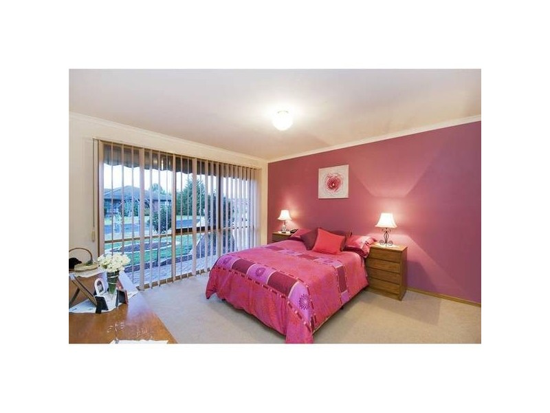 13 Redwood Drive, Hoppers Crossing VIC 3029
