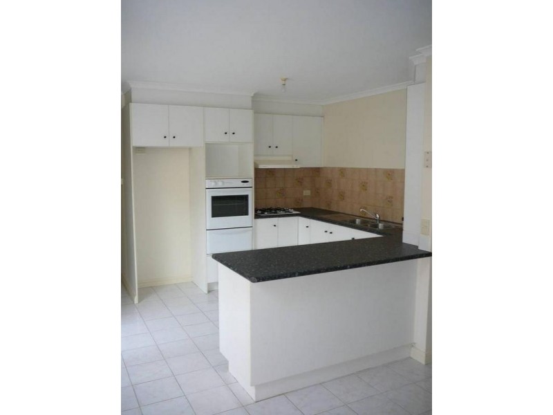 1/135 Greaves Street North, Werribee VIC 3030