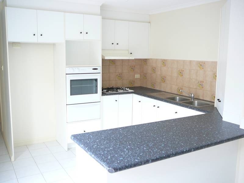 1/135 Greaves Street North, Werribee VIC 3030