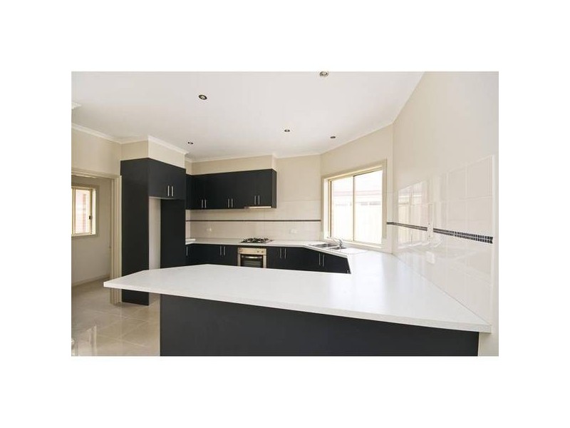 3/3-5 Mary Avenue, Werribee VIC 3030