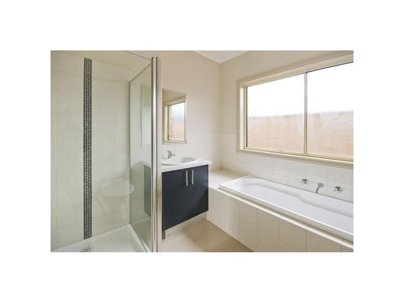 3/3-5 Mary Avenue, Werribee VIC 3030