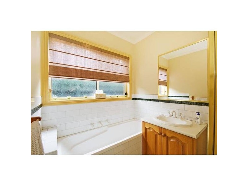 18 Nelson Way, Hoppers Crossing VIC 3029