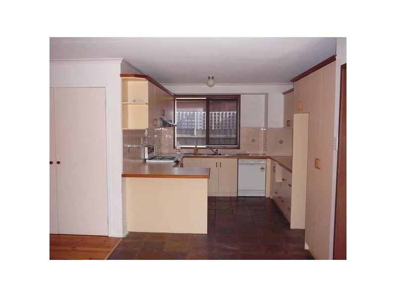 5 Petrel Crt, Werribee VIC 3030