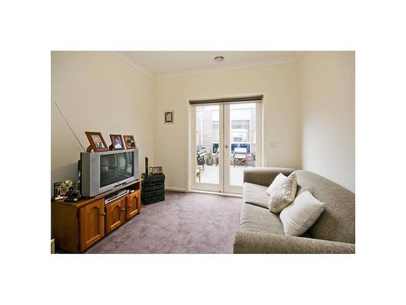 1/343 Hogans Road, Tarneit VIC 3029