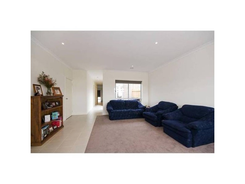1/343 Hogans Road, Tarneit VIC 3029