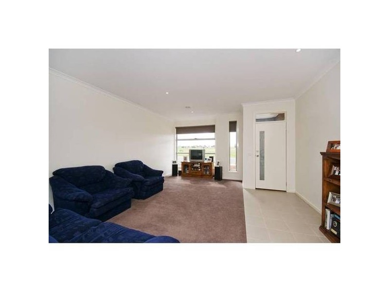1/343 Hogans Road, Tarneit VIC 3029
