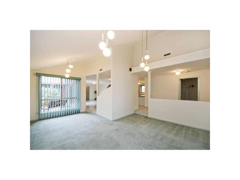 10 Sark Court, Hoppers Crossing VIC 3029