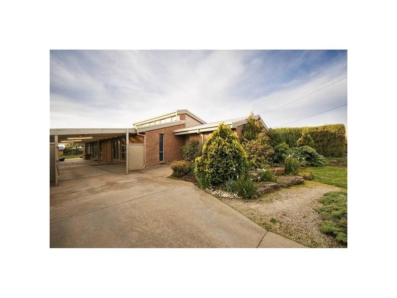 24 Lyall Drive, Werribee VIC 3030
