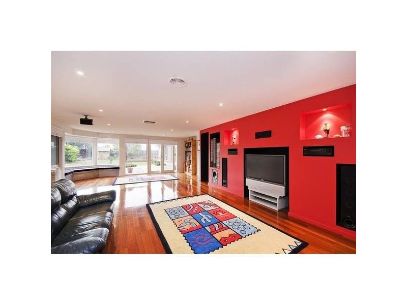 24 Lyall Drive, Werribee VIC 3030