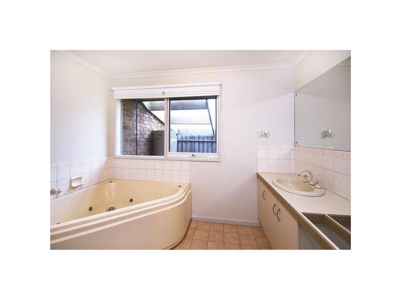 24 Lyall Drive, Werribee VIC 3030