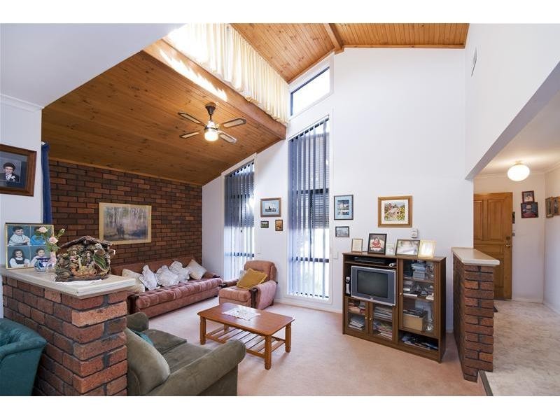 11 Weeden Drive, Werribee VIC 3030