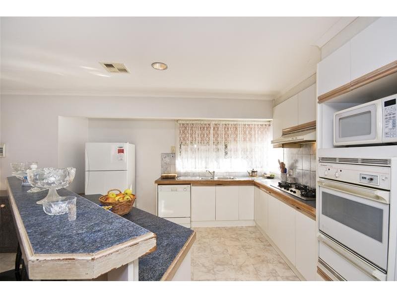 11 Weeden Drive, Werribee VIC 3030