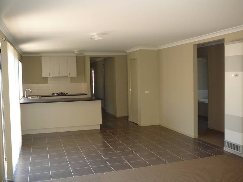 3 Lysterfield Walk, Wyndham Vale VIC 3024