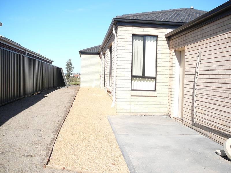 3 Lysterfield Walk, Wyndham Vale VIC 3024