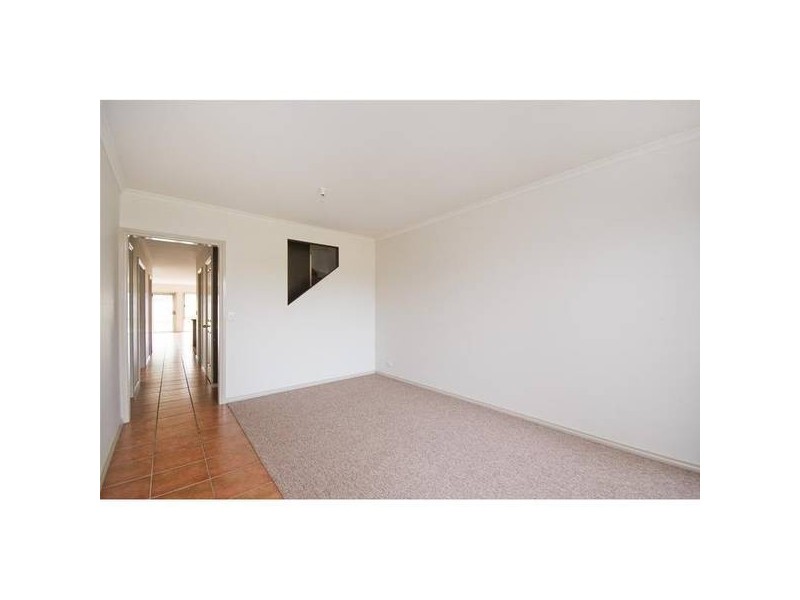 1/6-8 Salisbury Street, Werribee VIC 3030