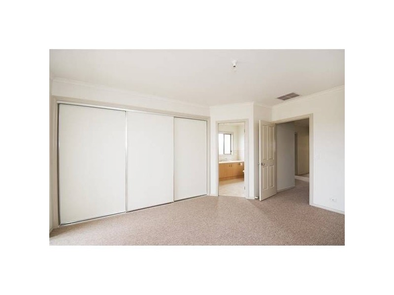 1/6-8 Salisbury Street, Werribee VIC 3030