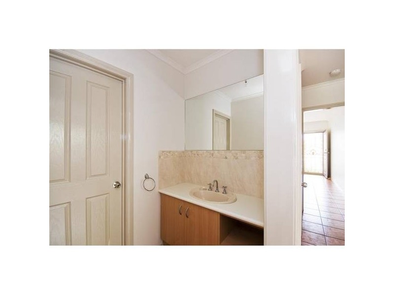 1/6-8 Salisbury Street, Werribee VIC 3030