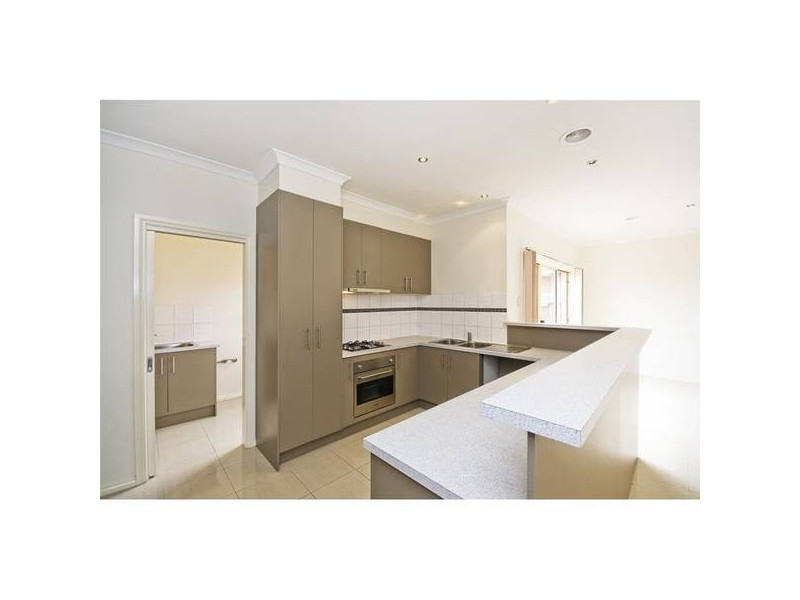 2/7 Mary Avenue, Werribee VIC 3030