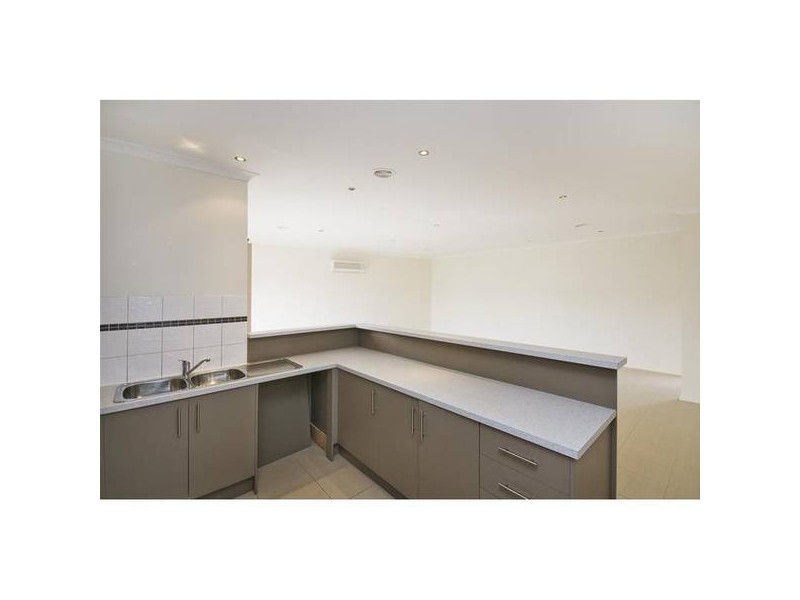 2/7 Mary Avenue, Werribee VIC 3030