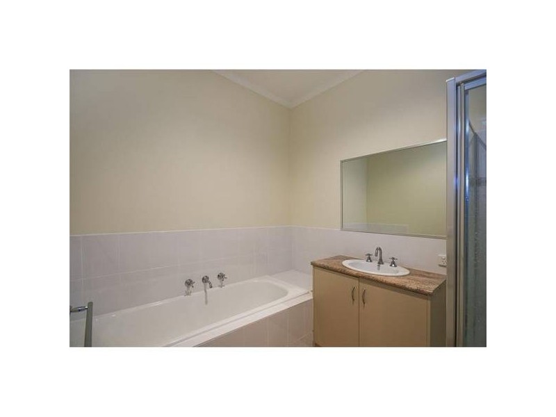 33 Egan Close, Werribee VIC 3030