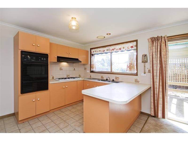 31 Bower Drive, Werribee VIC 3030