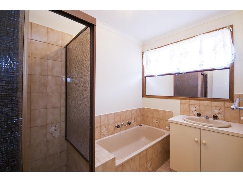 31 Bower Drive, Werribee VIC 3030