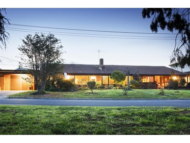24 Wattamolla Avenue, Werribee VIC 3030