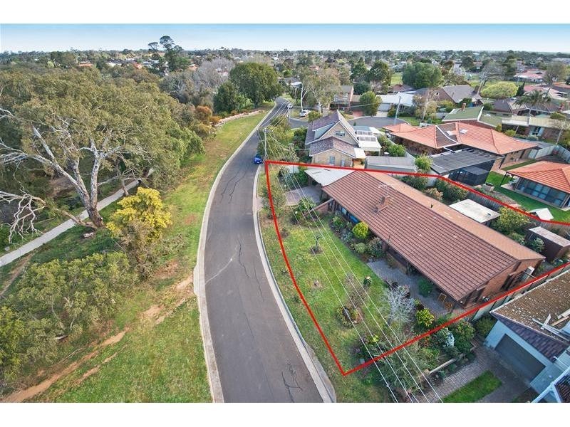 24 Wattamolla Avenue, Werribee VIC 3030