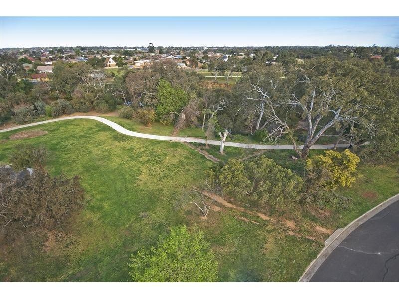 24 Wattamolla Avenue, Werribee VIC 3030