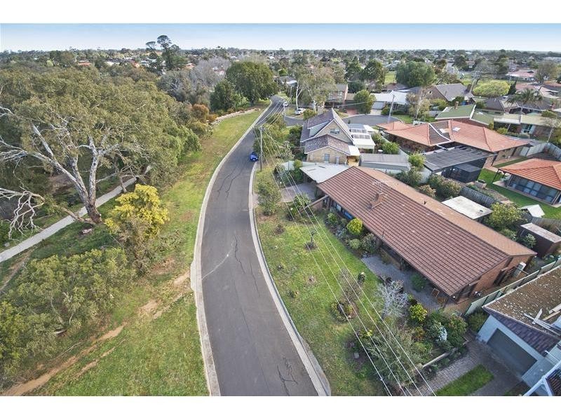 24 Wattamolla Avenue, Werribee VIC 3030