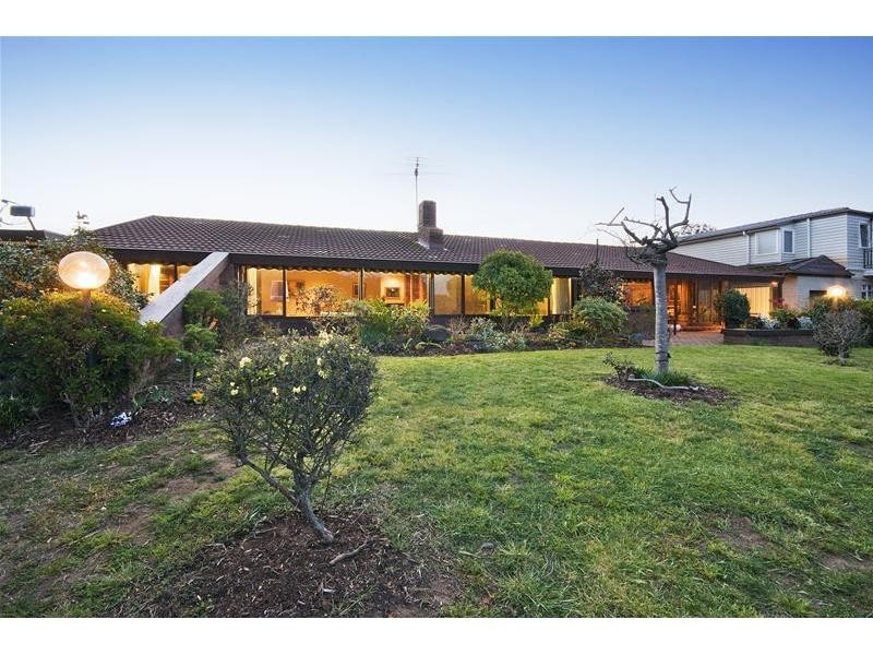 24 Wattamolla Avenue, Werribee VIC 3030