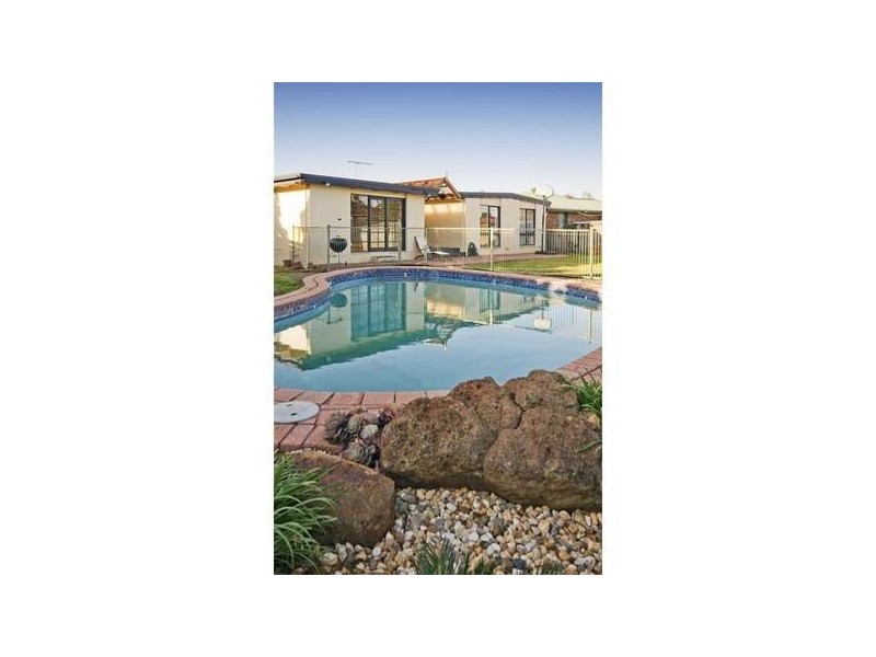 25 Burnham Drive, Hoppers Crossing VIC 3029