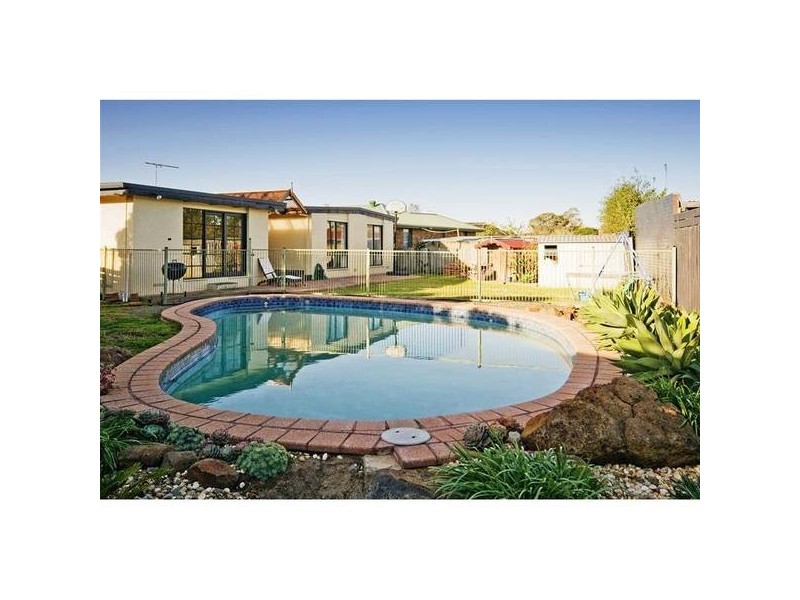25 Burnham Drive, Hoppers Crossing VIC 3029