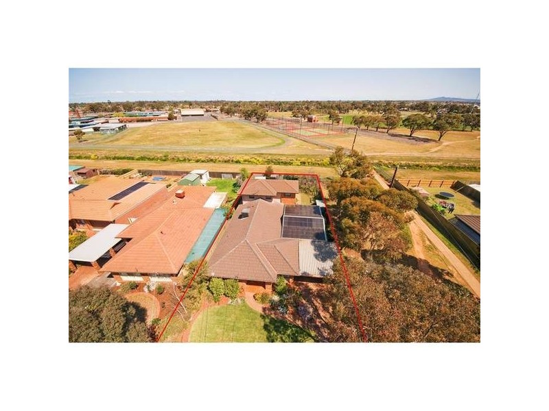 75 Parramatta Road, Werribee VIC 3030