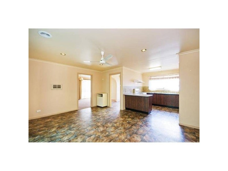 2 Glenmoyne Square, Werribee VIC 3030