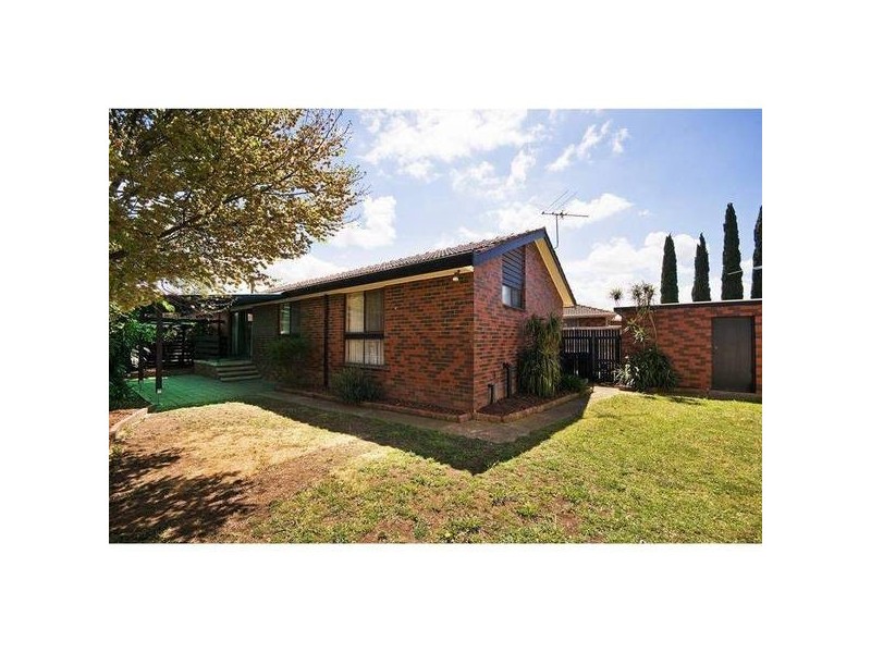 2 Glenmoyne Square, Werribee VIC 3030