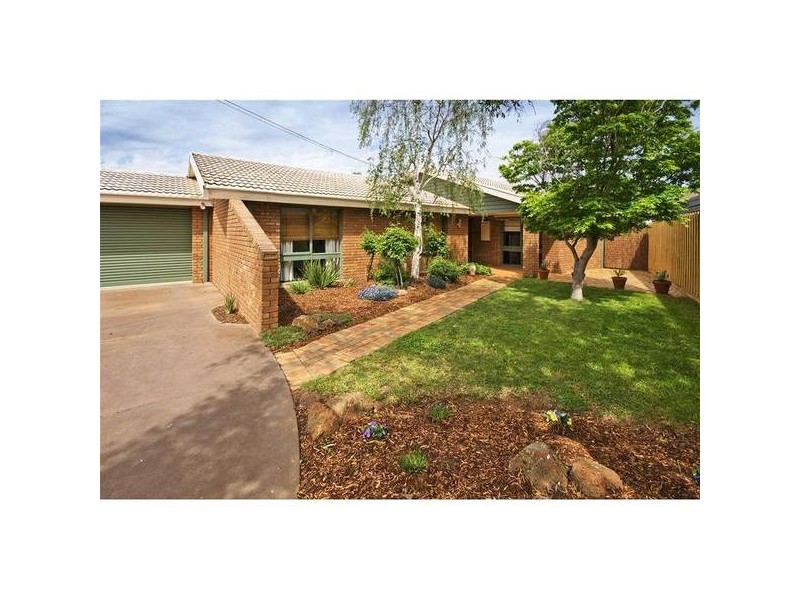 29 Manorvale Parade, Werribee VIC 3030